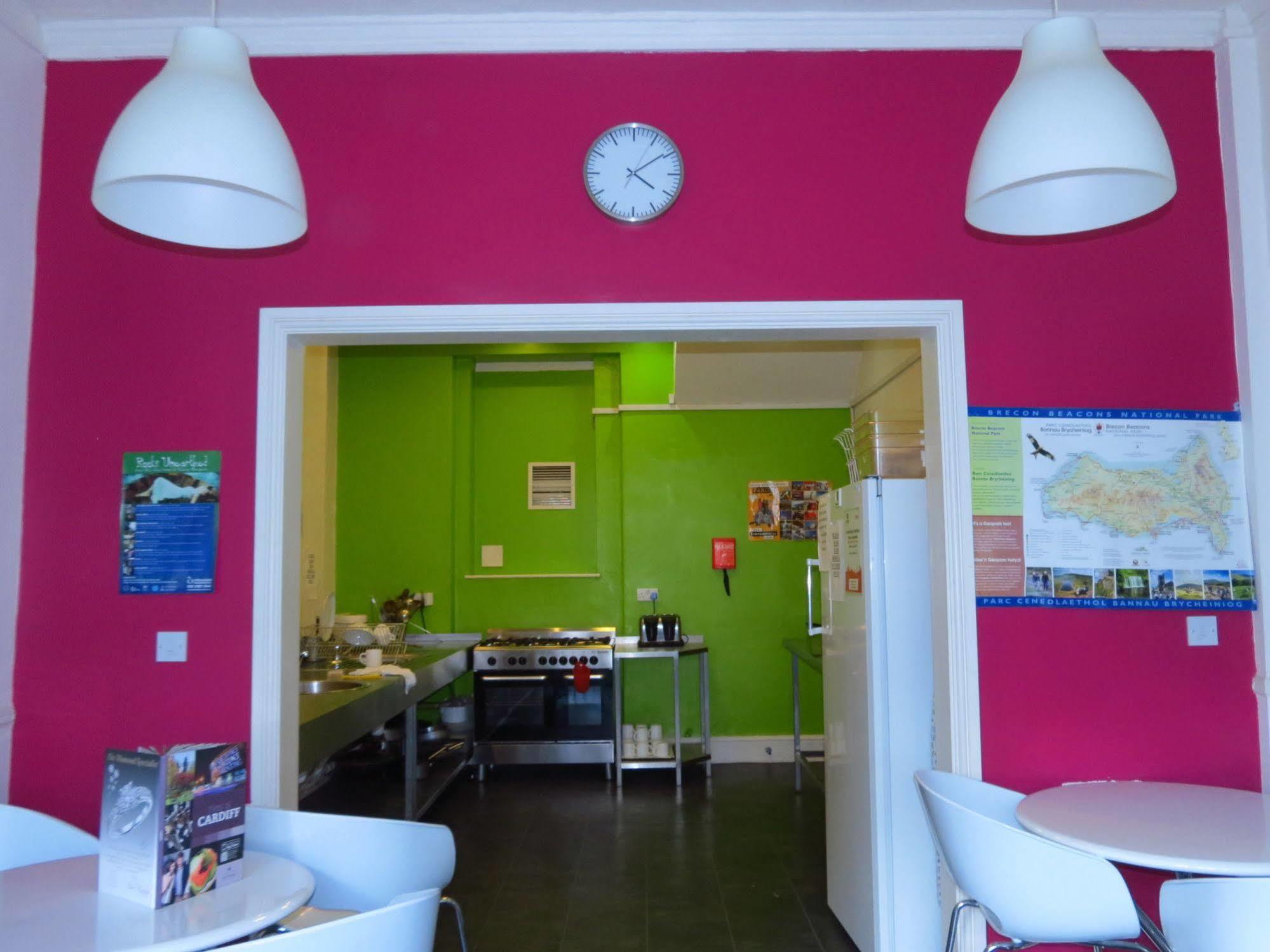 Nosda Studio Hostel Cardiff Exterior foto